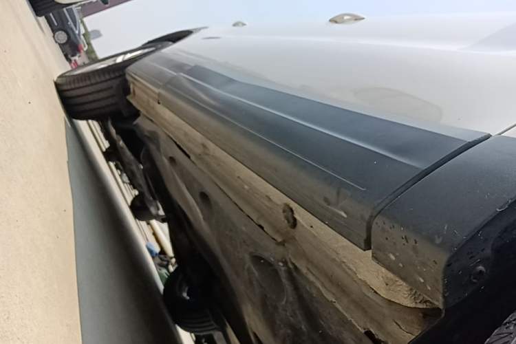 Used Volkswagen Tiguan 2015 1.8TSI Automatic Two-Wheel Drive Comfort Edition Right Side Sill