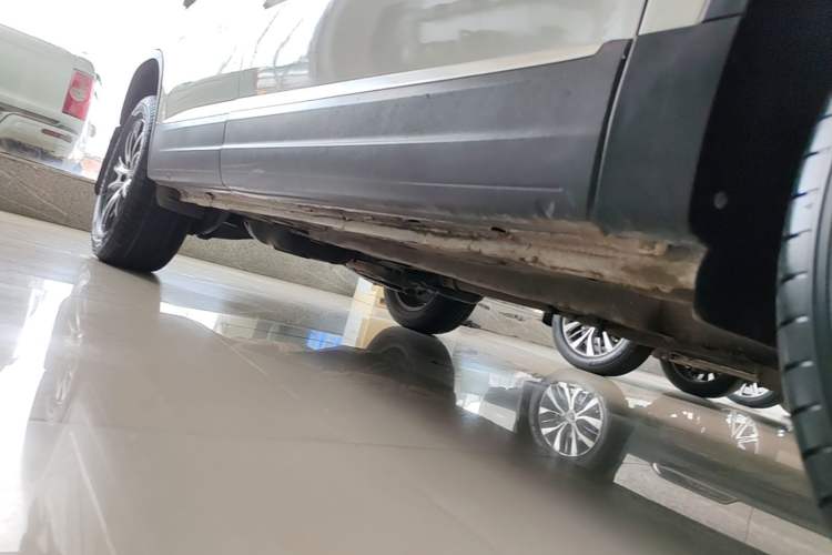 Used Volkswagen Tiguan 2015 1.8TSI Automatic Two-Wheel Drive Luxury Model Right Side Sill