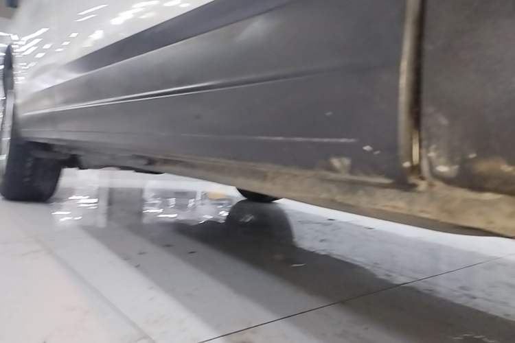 Used Volkswagen Tiguan 2015 1.8TSI Automatic Two-Wheel Drive Comfort Edition Right Side Sill