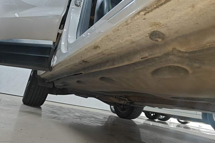 Used Volkswagen Tiguan 2015 1.8TSI Automatic Two-Wheel Drive Luxury Model Right Side Sill