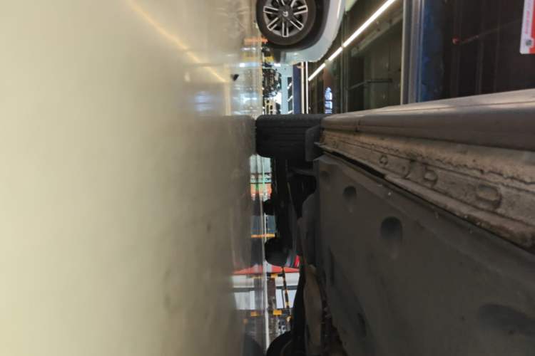 Used Volkswagen Tiguan 2015 1.8TSI Automatic Two-Wheel Drive Luxury Model Right Side Sill