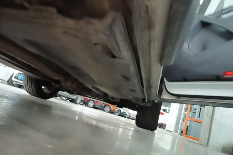 Used Volkswagen Tiguan 2015 1.8TSI Automatic Two-Wheel Drive Comfort Edition Right Side Sill