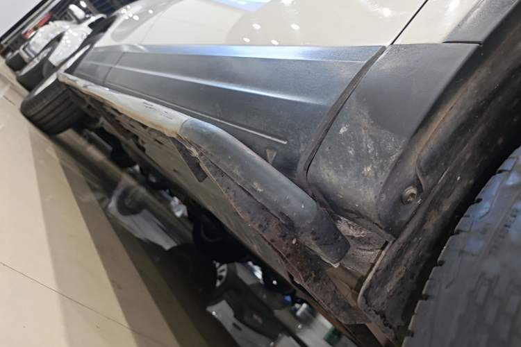 Used Volkswagen Tiguan 2015 1.8TSI Automatic Two-Wheel Drive Comfort Edition Right Side Sill
