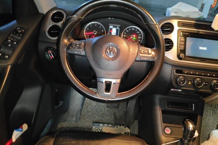 Used Volkswagen Tiguan 2015 1.8TSI Automatic All-Wheel-Drive Luxury Model Steering Wheel