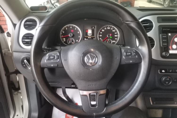 Used Volkswagen Tiguan 2015 1.8TSI Automatic Two-Wheel Drive Luxury Model Steering Wheel