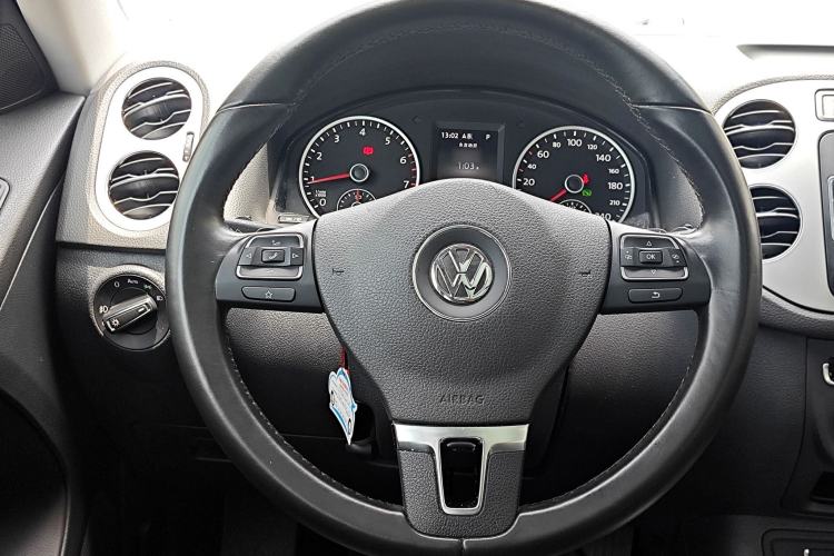 Used Volkswagen Tiguan 2015 1.8TSI Automatic Two-Wheel Drive Luxury Model Steering Wheel