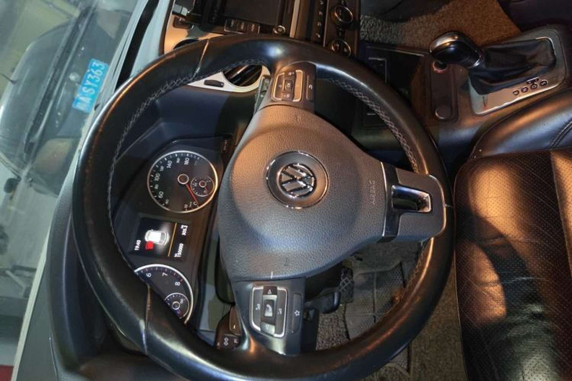 Used Volkswagen Tiguan 2015 2.0 TSI Automatic All-Wheel Drive Luxury Edition Steering Wheel
