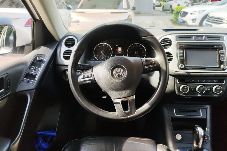 Used Volkswagen Tiguan 2015 1.8TSI Automatic Two-Wheel Drive Luxury Model Steering Wheel