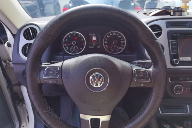 Used Volkswagen Tiguan 2015 1.8TSI Automatic Two-Wheel Drive Luxury Model Steering Wheel