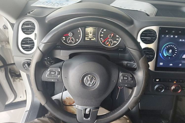 Used Volkswagen Tiguan 2015 1.8TSI Automatic All-Wheel Drive Style Vision Edition Steering Wheel