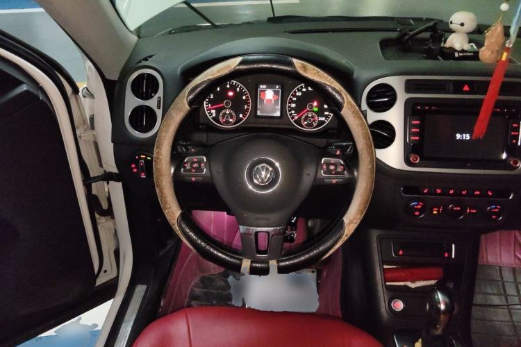 Used Volkswagen Tiguan 2015 1.8TSI Automatic Two-Wheel Drive Luxury Model Steering Wheel
