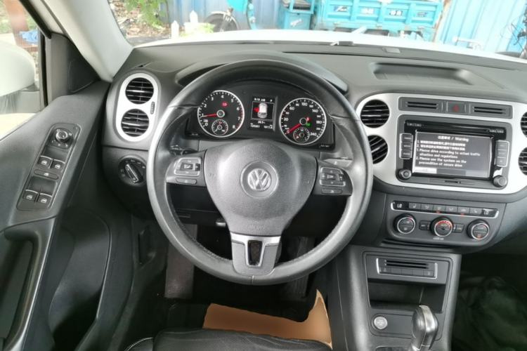 Used Volkswagen Tiguan 2015 1.8TSI Automatic Two-Wheel Drive Luxury Model Steering Wheel