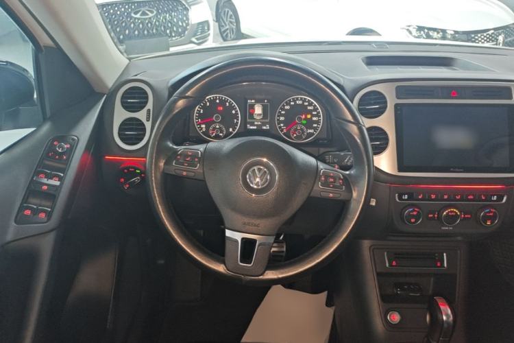 Used Volkswagen Tiguan 2015 1.8TSI Automatic Two-Wheel Drive Luxury Model Steering Wheel