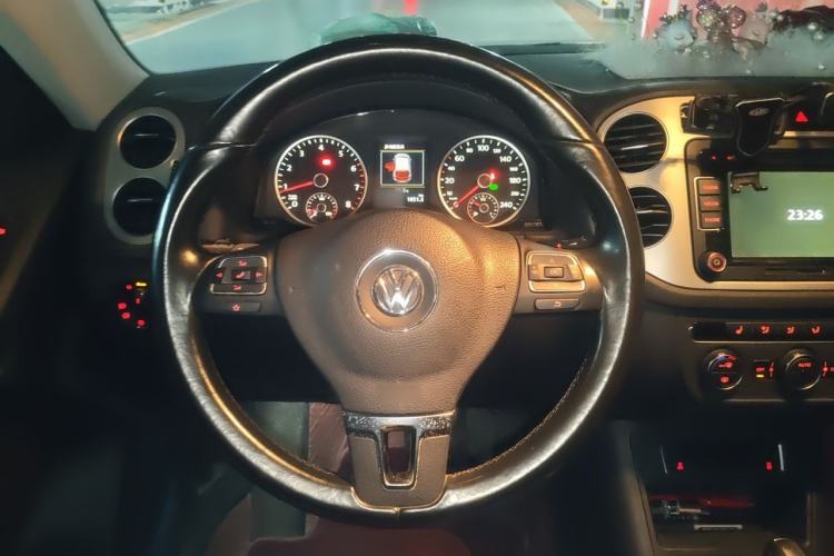 Used Volkswagen Tiguan 2015 1.8TSI Automatic All-Wheel-Drive Luxury Model Steering Wheel