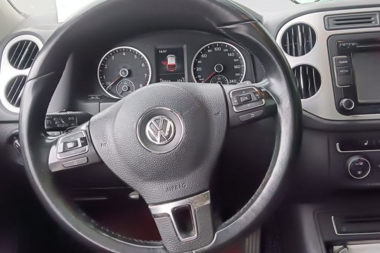 Used Volkswagen Tiguan 2015 1.8TSI Automatic All-Wheel-Drive Luxury Model Steering Wheel