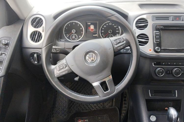 Used Volkswagen Tiguan 2015 1.8TSI Automatic All-Wheel-Drive Luxury Model Steering Wheel