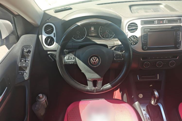 Used Volkswagen Tiguan 2015 1.8TSI Automatic Two-Wheel Drive Luxury Model Steering Wheel