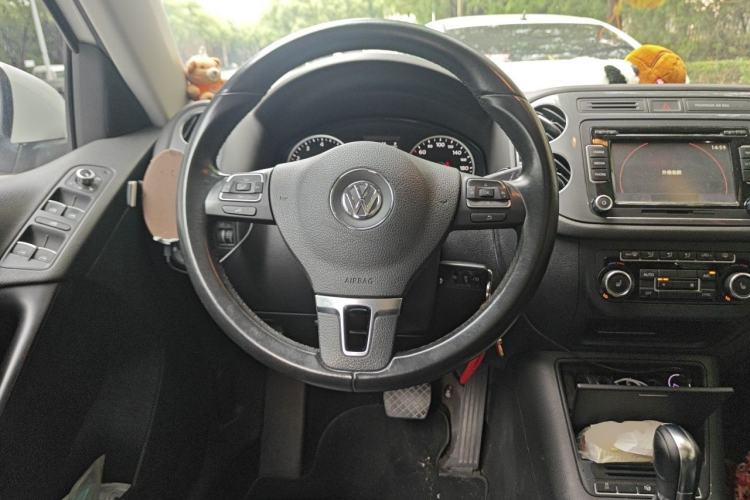 Used Volkswagen Tiguan 2015 2.0 TSI Comfort Edition Steering Wheel
