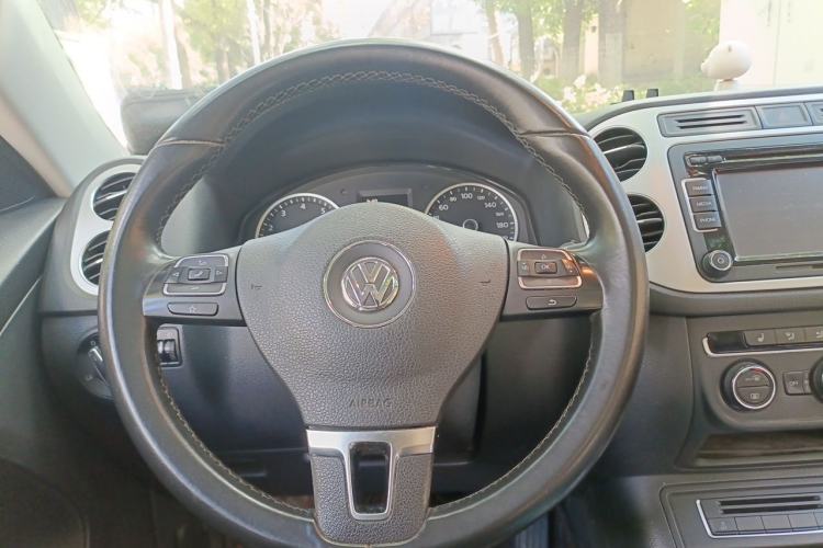 Used Volkswagen Tiguan 2015 1.8TSI Automatic Two-Wheel Drive Luxury Model Steering Wheel
