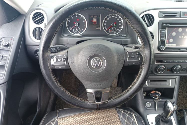 Used Volkswagen Tiguan 2015 1.8TSI Automatic Two-Wheel Drive Luxury Model Steering Wheel