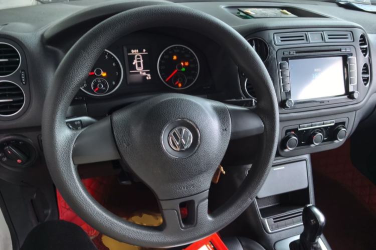 Used Volkswagen Tiguan 2015 1.8TSI Automatic Two-Wheel Drive Trend Edition Steering Wheel