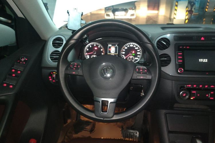 Used Volkswagen Tiguan 2015 2.0 TSI Comfort Edition Steering Wheel