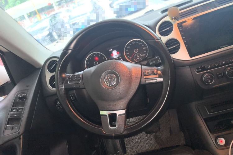 Used Volkswagen Tiguan 2015 1.8TSI Automatic Two-Wheel Drive Luxury Model Steering Wheel
