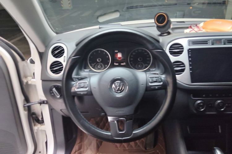 Used Volkswagen Tiguan 2015 1.8TSI Automatic Two-Wheel Drive Luxury Model Steering Wheel