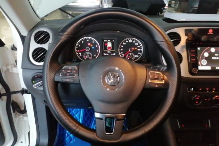 Used Volkswagen Tiguan 2015 1.8TSI Automatic Two-Wheel Drive Luxury Model Steering Wheel