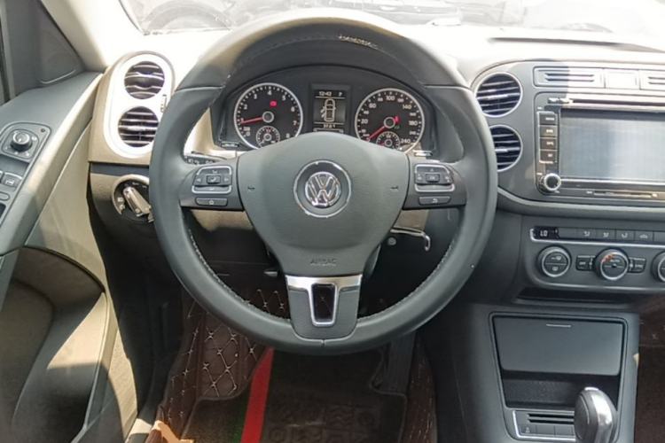 Used Volkswagen Tiguan 2015 1.8TSI Automatic Two-Wheel Drive Comfort Edition Steering Wheel