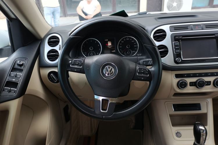Used Volkswagen Tiguan 2015 1.8TSI Automatic Two-Wheel Drive Luxury Model Steering Wheel