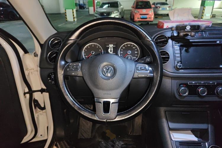 Used Volkswagen Tiguan 2015 1.8TSI Manual Two-Wheel Drive Fashion Edition Steering Wheel
