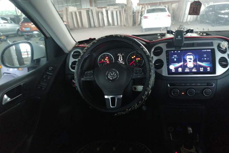 Used Volkswagen Tiguan 2015 1.8TSI Automatic Two-Wheel Drive Comfort Edition Steering Wheel