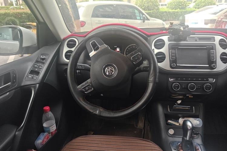 Used Volkswagen Tiguan 2015 1.8TSI Automatic Two-Wheel Drive Luxury Model Steering Wheel