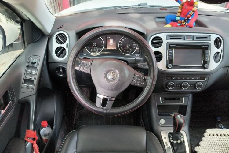 Used Volkswagen Tiguan 2015 1.8TSI Automatic Two-Wheel Drive Luxury Model Steering Wheel