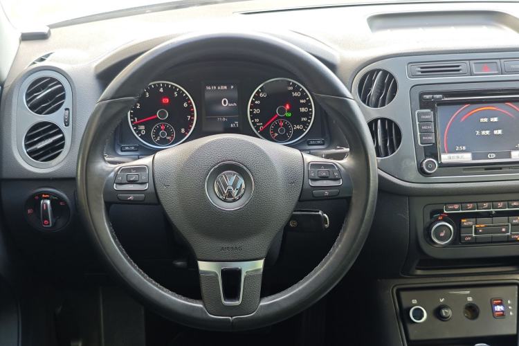 Used Volkswagen Tiguan 2015 2.0 TSI Comfort Edition Steering Wheel