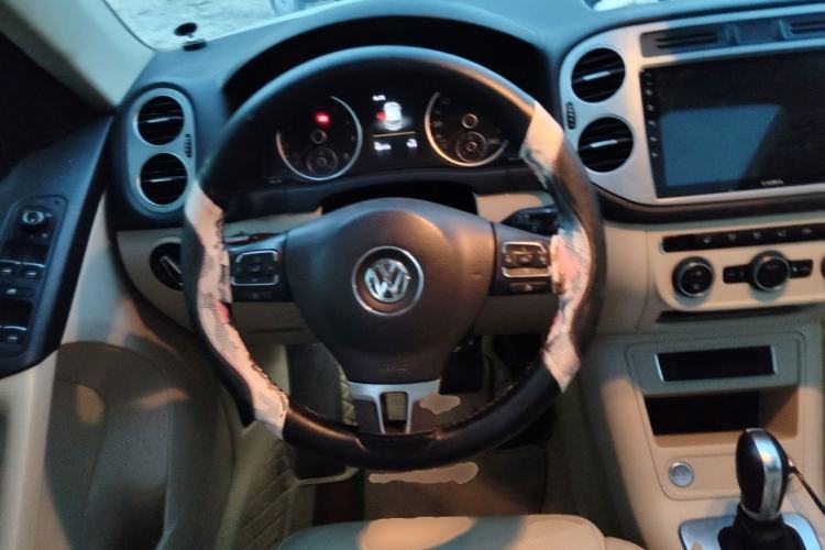 Used Volkswagen Tiguan 2015 1.8TSI Automatic Two-Wheel Drive Luxury Model Steering Wheel