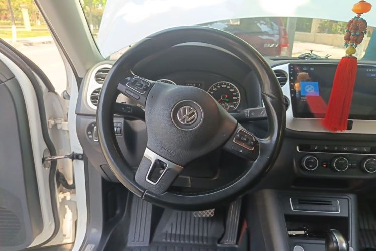 Used Volkswagen Tiguan 2015 1.8TSI Automatic All-Wheel-Drive Luxury Model Steering Wheel
