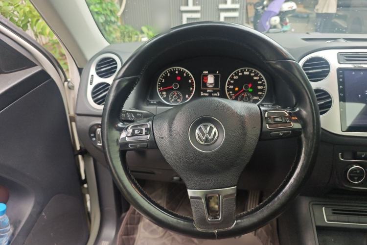 Used Volkswagen Tiguan 2015 1.8TSI Automatic Two-Wheel Drive Luxury Model Steering Wheel