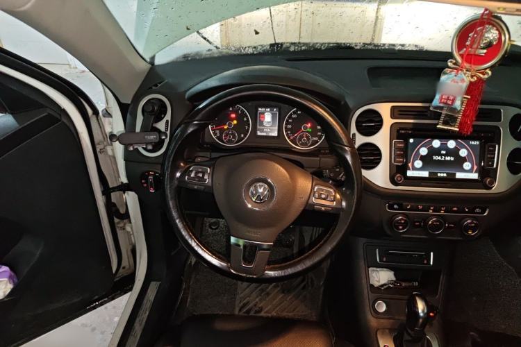 Used Volkswagen Tiguan 2015 1.8TSI Automatic Two-Wheel Drive Luxury Model Steering Wheel