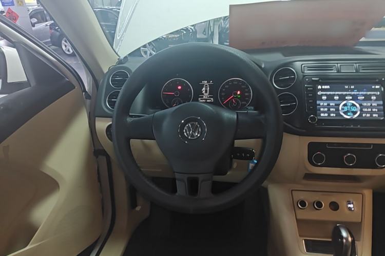 Used Volkswagen Tiguan 2015 1.8TSI Automatic Two-Wheel Drive Trend Edition Steering Wheel