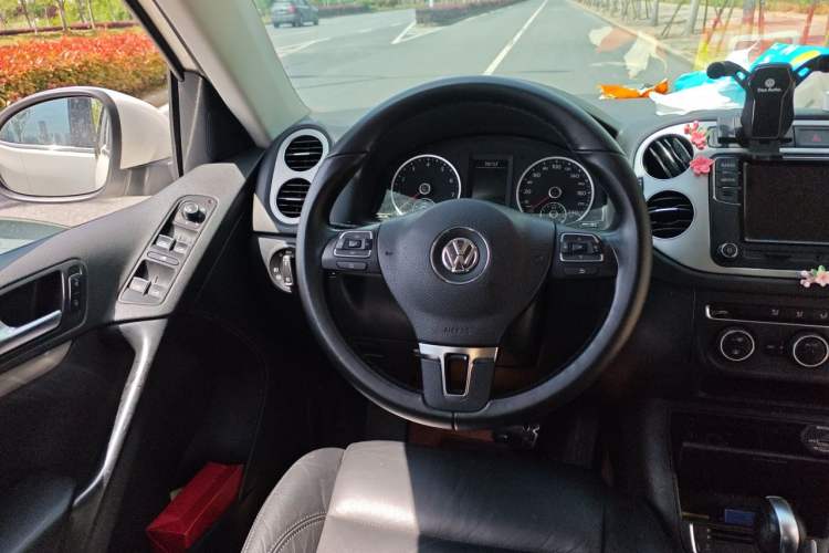 Used Volkswagen Tiguan 2015 1.8TSI Automatic Two-Wheel Drive Comfort Edition Steering Wheel