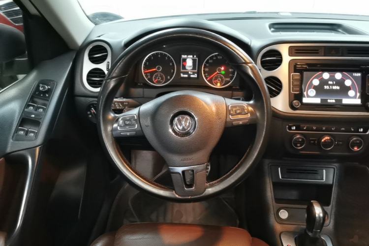 Used Volkswagen Tiguan 2015 1.8TSI Automatic Two-Wheel Drive Luxury Model Steering Wheel