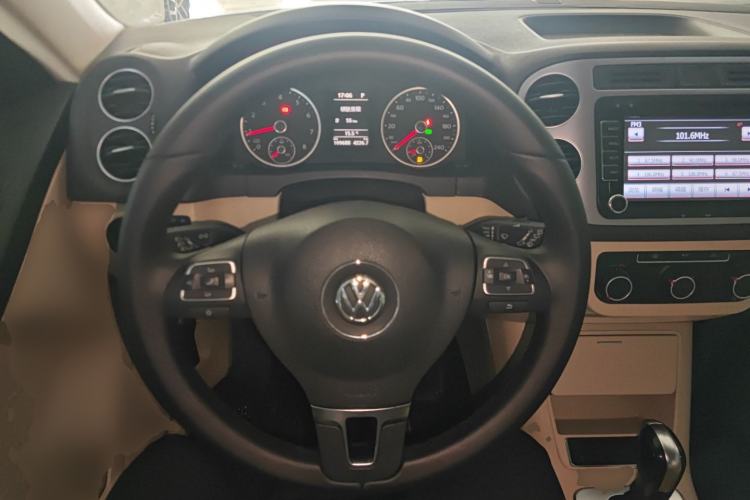 Used Volkswagen Tiguan 2015 1.8TSI Automatic Two-Wheel Drive Trend Edition Steering Wheel