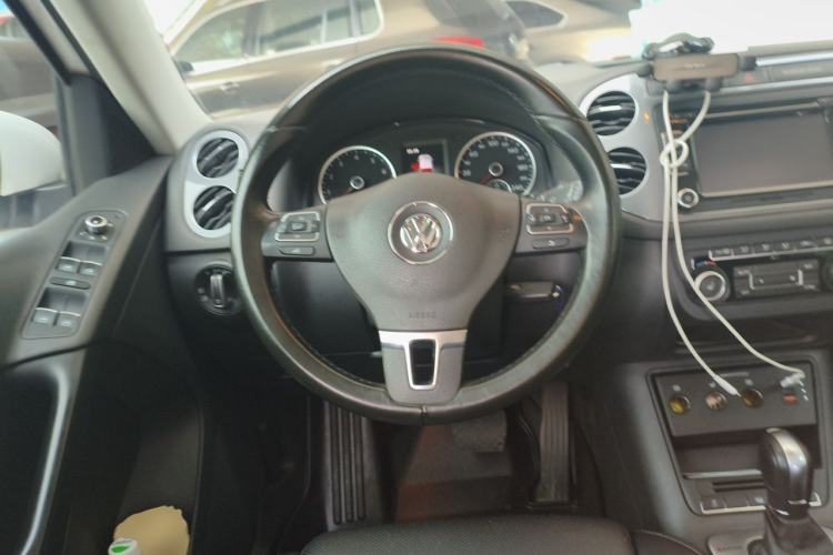 Used Volkswagen Tiguan 2015 2.0 TSI Comfort Edition Steering Wheel