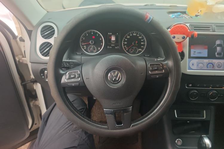 Used Volkswagen Tiguan 2015 1.8TSI Automatic Two-Wheel Drive Luxury Model Steering Wheel
