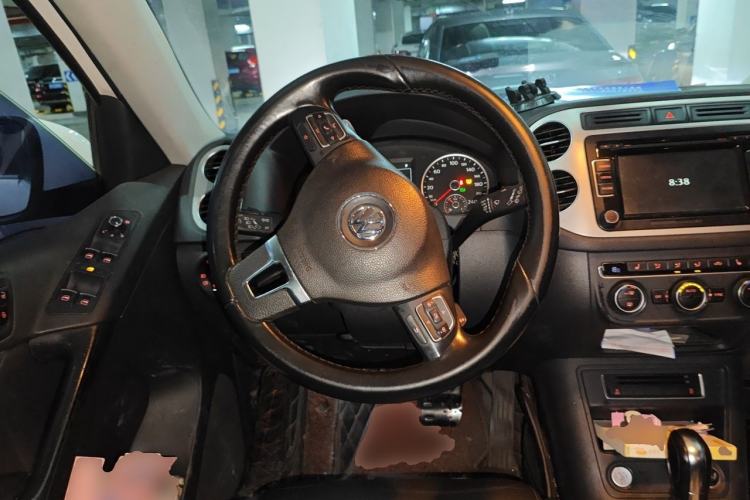 Used Volkswagen Tiguan 2015 1.8TSI Automatic Two-Wheel Drive Luxury Model Steering Wheel