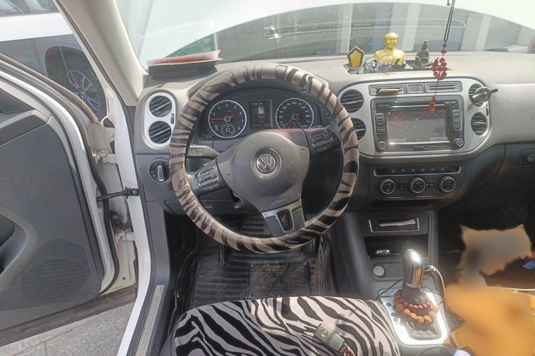 Used Volkswagen Tiguan 2015 1.8TSI Automatic All-Wheel-Drive Luxury Model Steering Wheel