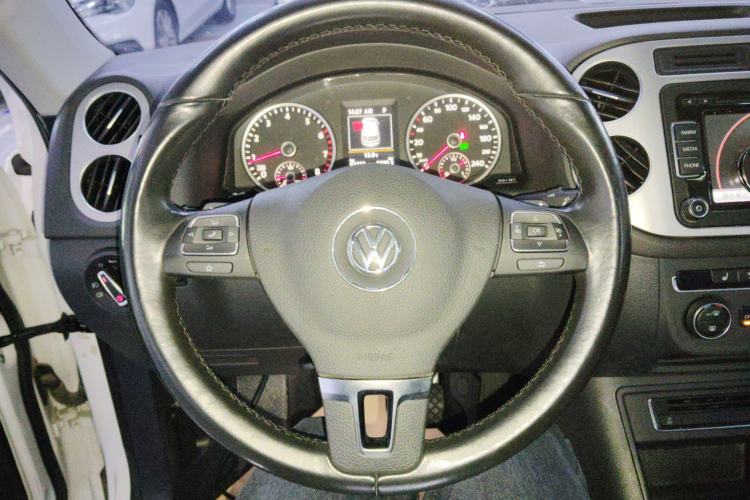 Used Volkswagen Tiguan 2015 1.8TSI Automatic Two-Wheel Drive Luxury Model Steering Wheel