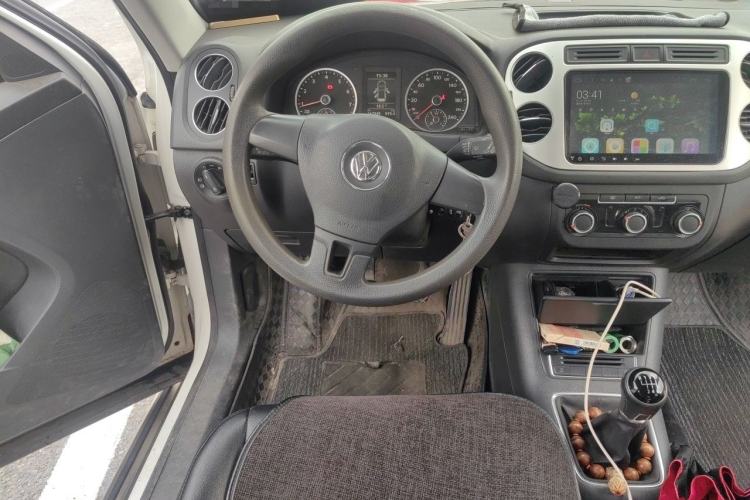 Used Volkswagen Tiguan 2015 1.8TSI Manual Two-Wheel Drive Fashion Edition Steering Wheel